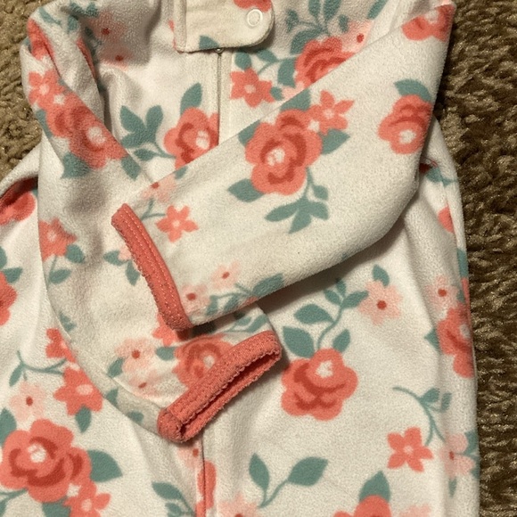 3/$10 Carters white with pink flowers sleeper. - Picture 4 of 6